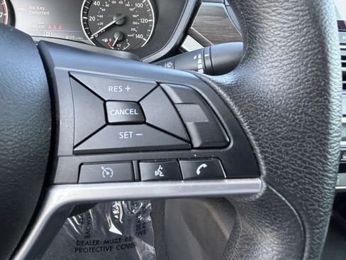 Used 2024 Nissan Altima 2.5 SV FWD image 26