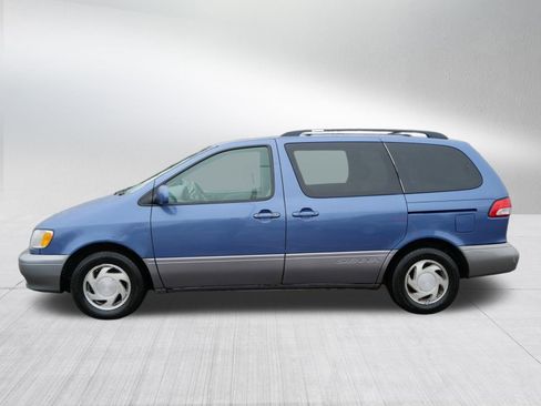 Used 2002 Toyota Sienna XLE image 4