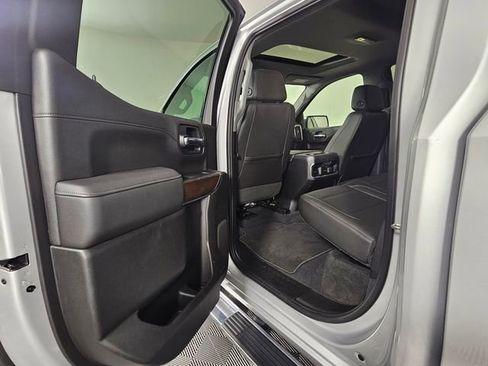 Used 2019 GMC Sierra 1500 SLT image 17
