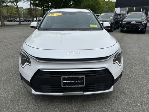 Certified 2025 Kia Niro EX FWD image 8