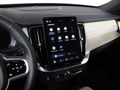 New 2026 Volvo XC90 T8 Plus w/ Protection Package Premier image 6