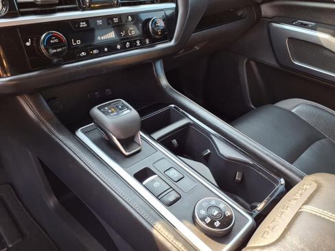 Used 2022 Nissan Pathfinder SL image 10