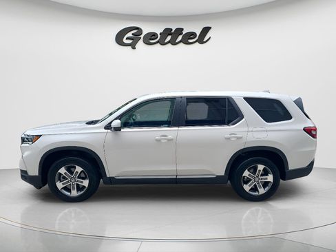 Used 2025 Honda Pilot EX-L image 11