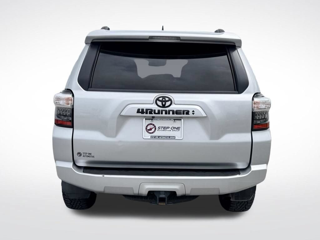 Used 2021 Toyota 4Runner SR5 AWD/4WD image 5