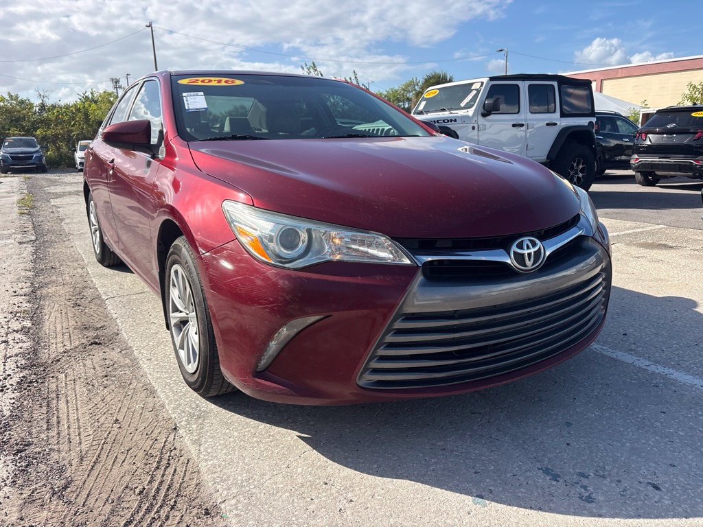 Used 2016 Toyota Camry LE FWD image 1