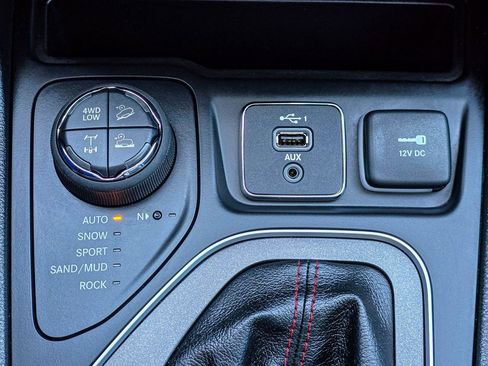 Used 2022 Jeep Cherokee Trailhawk w/ Trailer Tow Group image 20