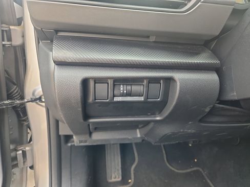 Used 2025 Subaru Crosstrek 2.0i Premium image 14