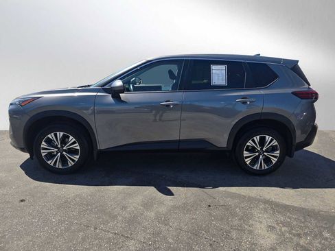 Used 2023 Nissan Rogue SV image 4