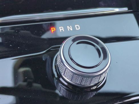 New 2025 Jeep Grand Cherokee Laredo w/ Luxury Tech Group I RWD image 32