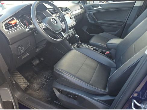 Used 2021 Volkswagen Tiguan SE image 28