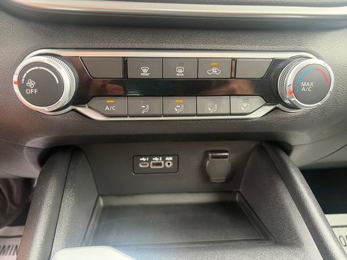 Used 2022 Nissan Altima 2.5 SV FWD image 18
