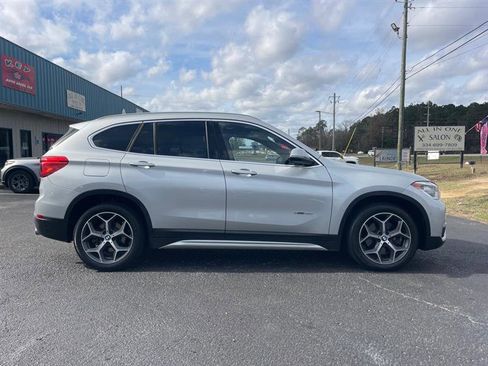 Used 2017 BMW X1 sDrive28i image 2