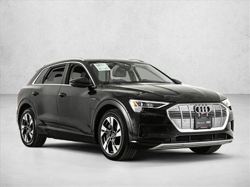 Certified 2023 Audi e-tron Premium Plus w/ Premium Plus Package image 3
