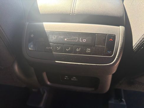 Used 2025 Nissan Pathfinder SV AWD/4WD image 22