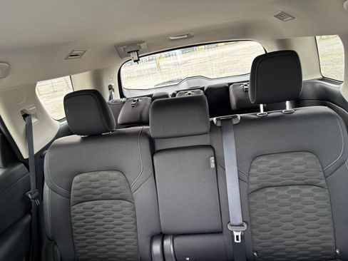 Used 2025 Nissan Pathfinder SV FWD image 37