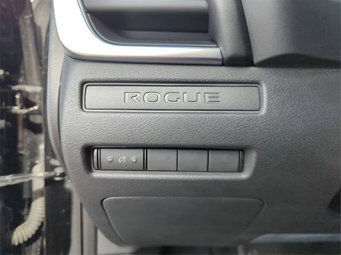 Certified 2021 Nissan Rogue S image 33