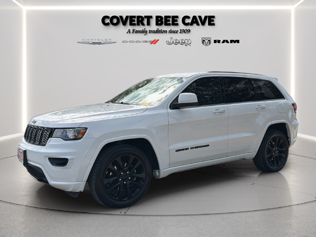 Used 2018 Jeep Grand Cherokee Altitude RWD image 3
