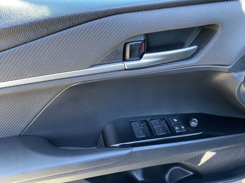 Used 2025 Toyota Camry SE image 15