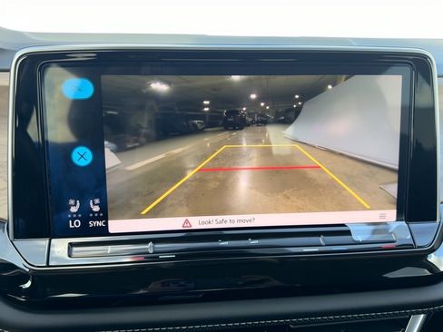 Certified 2026 Volkswagen Atlas SE FWD image 24