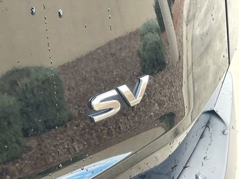 Used 2023 Nissan Rogue SV image 8