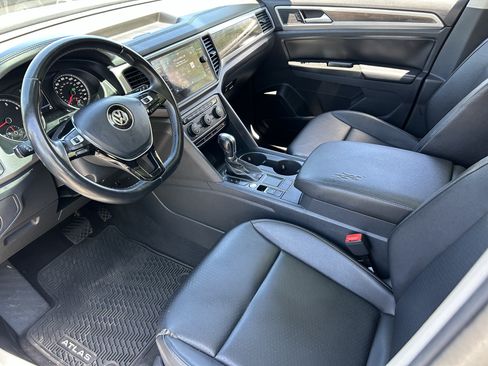 Used 2019 Volkswagen Atlas SE FWD image 17