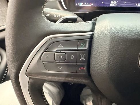 Used 2025 Jeep Grand Cherokee Limited AWD/4WD image 33