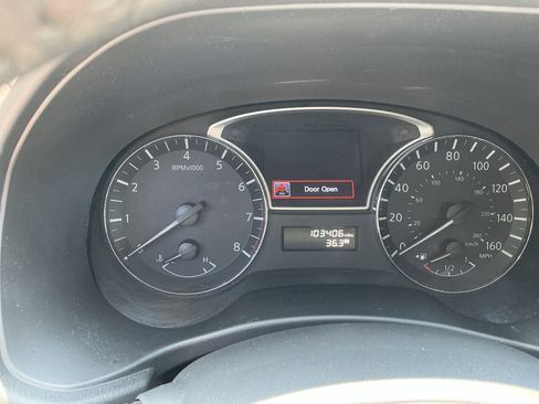 Used 2015 Nissan Pathfinder Platinum AWD/4WD image 16