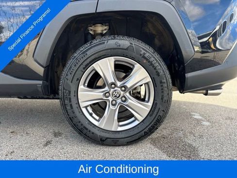 Used 2022 Toyota RAV4 XLE AWD/4WD image 26