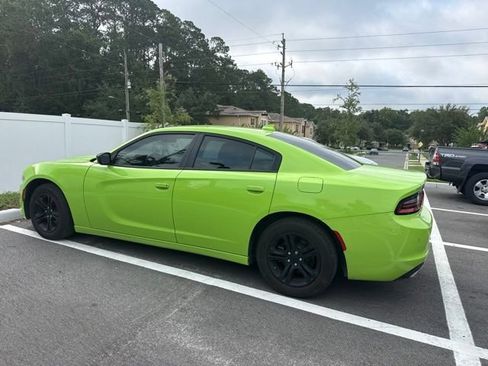 Used 2023 Dodge Charger SXT w/ Cold Weather Package RWD image 4