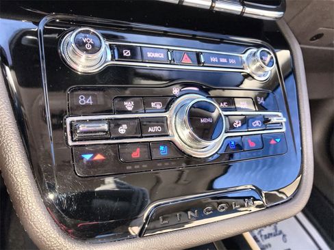 Used 2020 Lincoln Corsair Reserve image 19