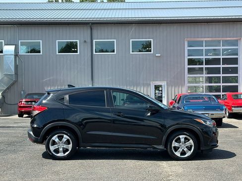 Used 2020 Honda HR-V LX image 12