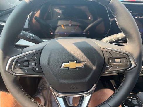 New 2026 Chevrolet Trax LT w/ Sunroof Package FWD image 21