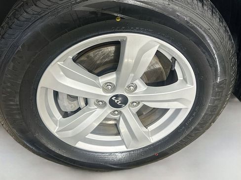 Certified 2023 Kia Sorento LX FWD image 12
