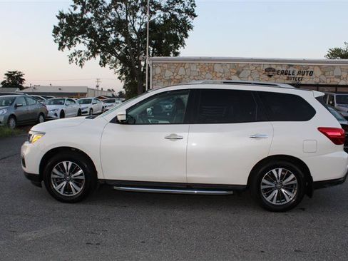 Used 2017 Nissan Pathfinder SL w/ SL Premium Package AWD/4WD image 4