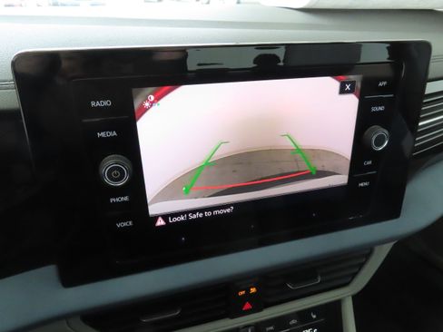 New 2025 Volkswagen Jetta SE image 19