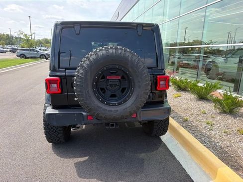 Used 2019 Jeep Wrangler Unlimited Sahara w/ Quick Order Package 24M Moab AWD/4WD image 20