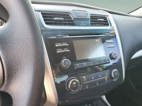 Used 2015 Nissan Altima 2.5 S w/ Special Edition Package image 18