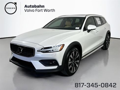 New 2026 Volvo V60 B5 Cross Country Ultra w/ Protection Package Premier image 1
