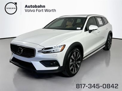 New 2026 Volvo V60 B5 Cross Country Ultra w/ Protection Package Premier