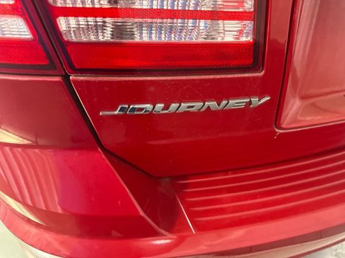 Used 2018 Dodge Journey SE w/ Popular Equipment Group FWD image 11