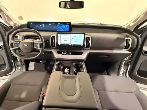 Used 2025 Ford Expedition Max Active AWD/4WD image 21