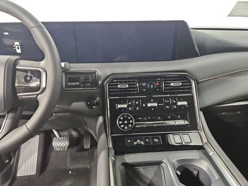 New 2026 Nissan Armada PRO-4X AWD/4WD image 17