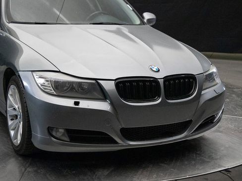 Used 2011 BMW 328i xDrive Sedan image 3