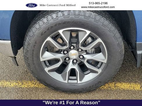 Used 2024 Chevrolet Silverado 1500 LT AWD/4WD image 9