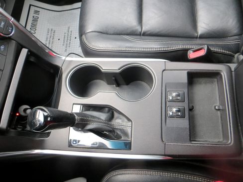 Used 2016 Toyota Camry XLE image 10