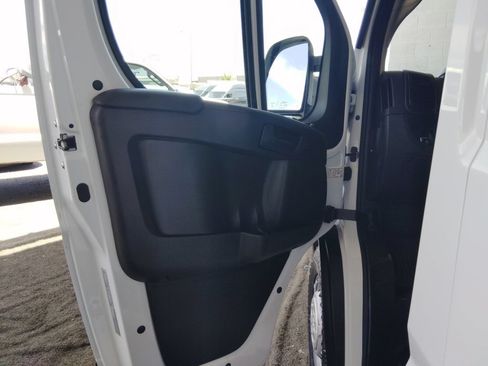 Used 2025 RAM ProMaster 2500 w/ Convenience Group FWD image 18