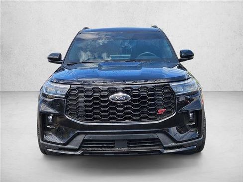 Used 2025 Ford Explorer ST AWD/4WD image 2