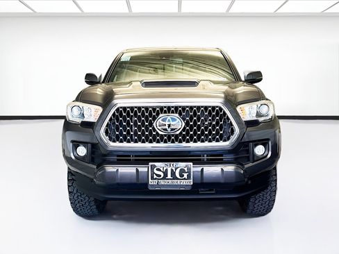 Used 2019 Toyota Tacoma TRD Sport w/ Technology Package image 2