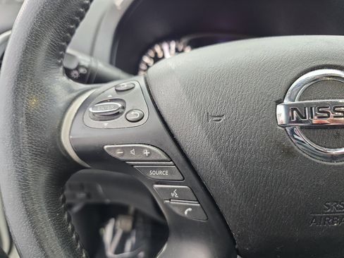 Used 2017 Nissan Pathfinder SV image 17