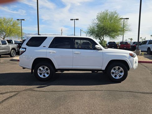 Used 2023 Toyota 4Runner SR5 Premium image 4
